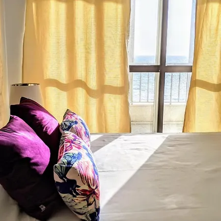 Neptuno 2 Bedroom, Center With Sea View