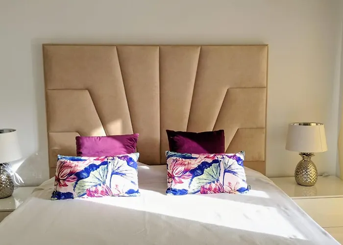 Neptuno 2 Bedroom, Center With Sea View Апартаменти