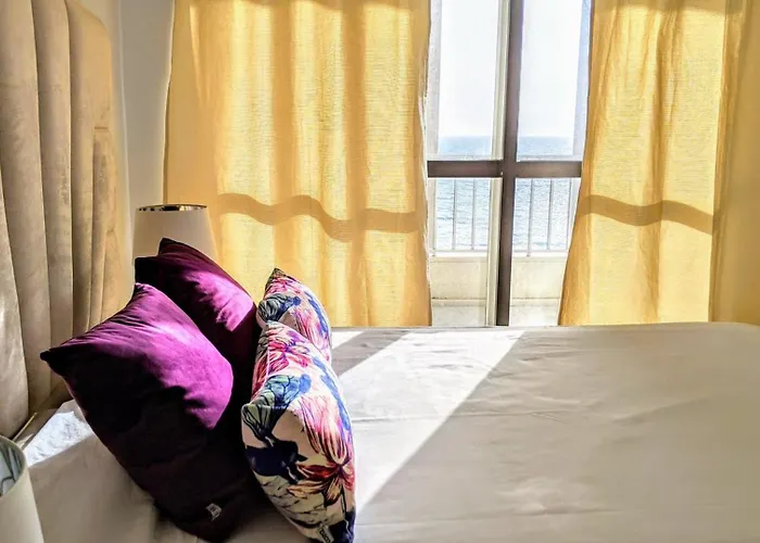 Neptuno 2 Bedroom, Center With Sea View